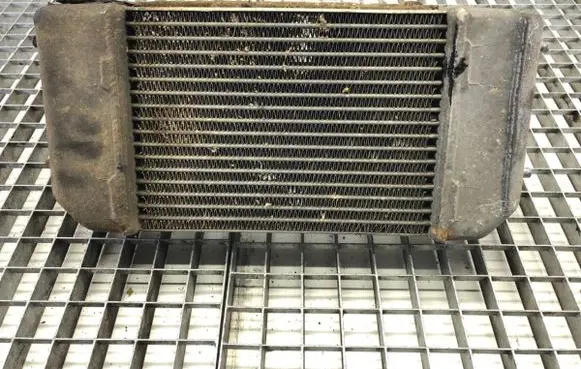 Land Rover Discovery Intercooler radiator