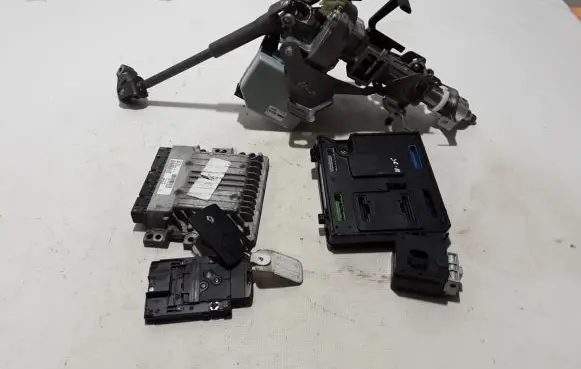 Renault Scenic III - Grand scenic III Engine ECU kit and lock set 