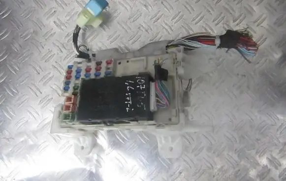 Toyota Corolla E120 E130 Fuse box set 8264102060 82641-02060