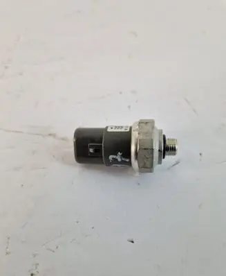 Subaru XV Oil pressure sensor t1022685ta