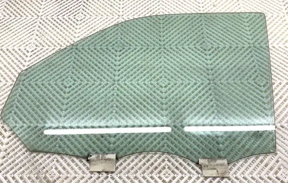 Volkswagen Transporter - Caravelle T5 Front door window glass four-door 