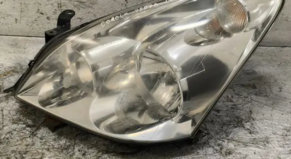 Toyota Corolla Verso E121 Headlight/headlamp