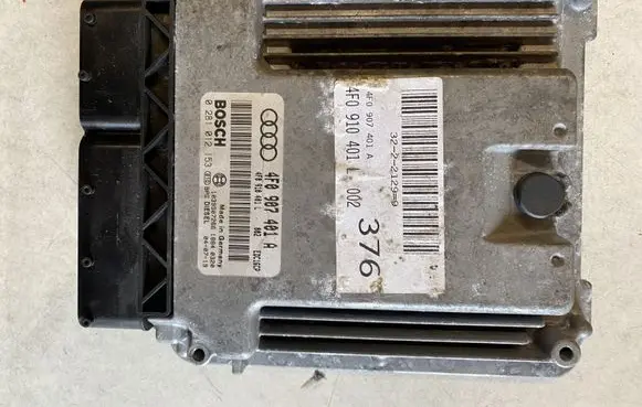 Audi A6 S6 C6 4F Engine control unit/module 4F0907401A 4F0910401L