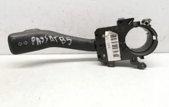 Volkswagen PASSAT B5.5 Indicator stalk 8L0953513G