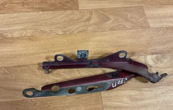 Volvo V70 Engine bonnet/hood hinges 