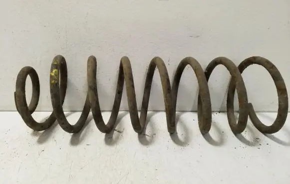 Volkswagen Golf III Rear coil spring