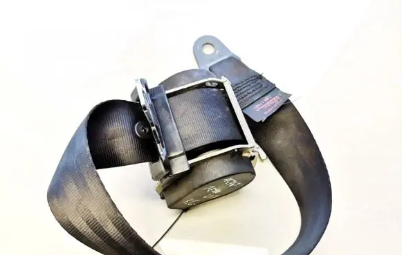 Peugeot 607 Rear seatbelt