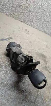 Volkswagen PASSAT B5.5 Ignition lock 4B090585
