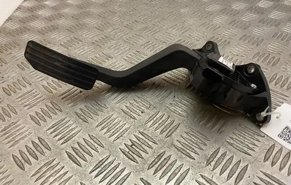 Land Rover Evoque II Accelerator throttle pedal FK729F836DC