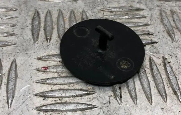 BMW 5 E60 E61 Floor mat clip fixing clamp 10648010 7128140