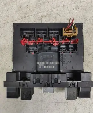 Volkswagen Golf V Comfort/convenience module 3C8937049D