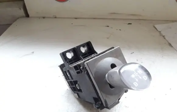 Toyota Prius (XW20) Gear shifter/selector 8945147030