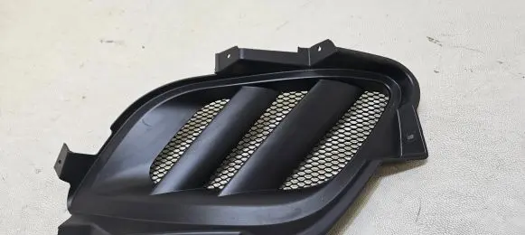 Maserati GranTurismo II Quarter panel pressure vent 89178400