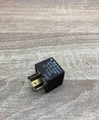 Audi A4 S4 B5 8D Other relay 431951253D 20201001