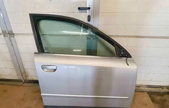 Audi A4 S4 B6 8E 8H Front door LY7W