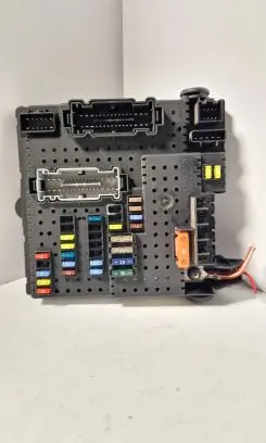 Volvo V70 Fuse module 8676391 12217799 05W152