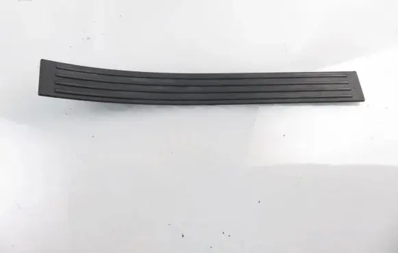 Hummer H2 Foot area side trim 15068084