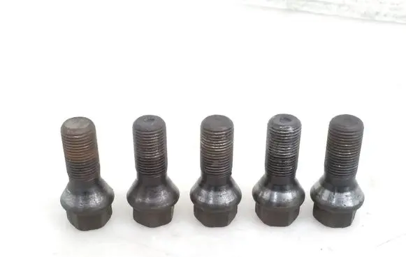 BMW X5 E70 Nuts/bolts 