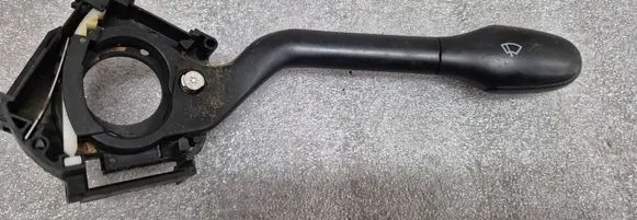 Volkswagen Golf IV Wiper control stalk 999703