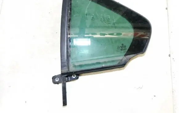 Volkswagen Jetta VI Rear vent window glass 5c6845213