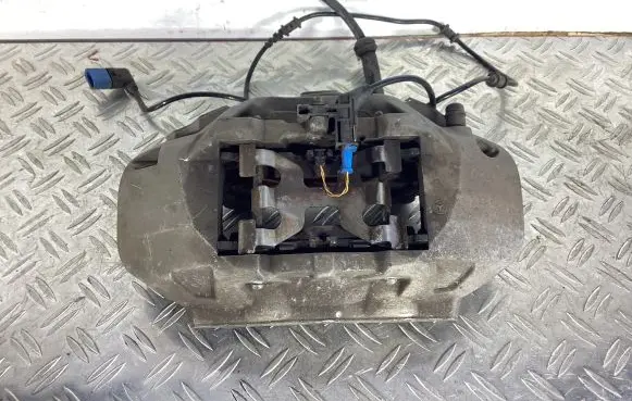 Mercedes-Benz GLC X253 C253 Front brake caliper