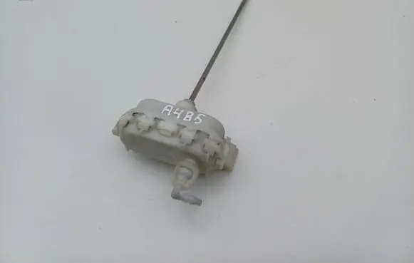 Audi A4 S4 B5 8D Central locking vacuum pump 8D0862153