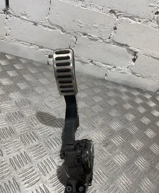 Volkswagen Phaeton Accelerator throttle pedal 3D1721503H