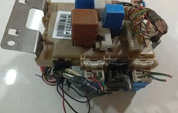 Nissan Almera Tino Fuse box set 24350BU200