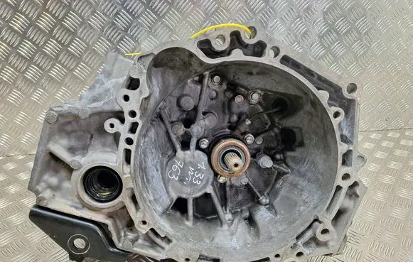 Toyota Yaris Manual 6 speed gearbox S27725763