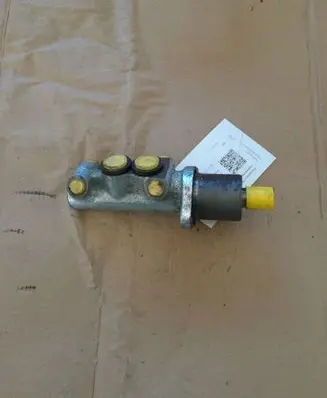 Volkswagen PASSAT B3 Master brake cylinder 1H16110119B 357611019A 357611019B