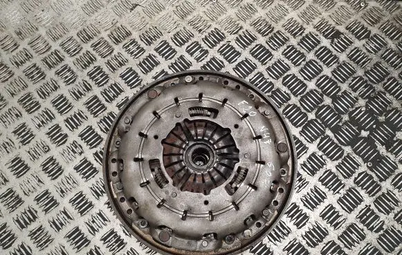 BMW 1 F20 F21 Clutch set kit 8631807 21208631807 8638897