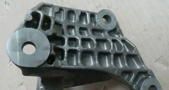Engine mounting bracket