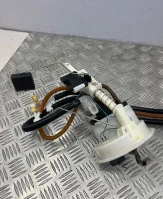 BMW 3 E90 E91 Fuel level sensor 7162394
