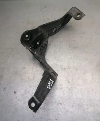 Audi A6 S6 C6 4F Intercooler pipe mounting bracket 4F0145813