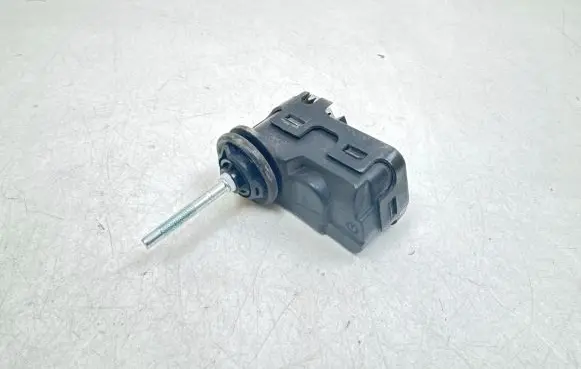 Hyundai i30 Headlight level adjustment motor 