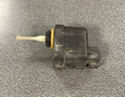 Audi A4 S4 B5 8D Headlight level adjustment motor 6K5941295