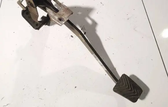 KIA Sorento Clutch pedal 