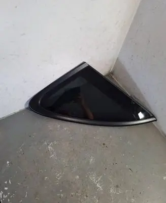 Porsche Macan (95B) Rear side window 95B845297XN