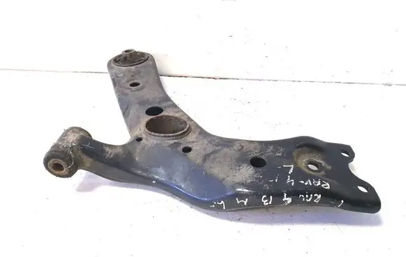 Toyota RAV 4 (XA40) Front lower control arm/wishbone 