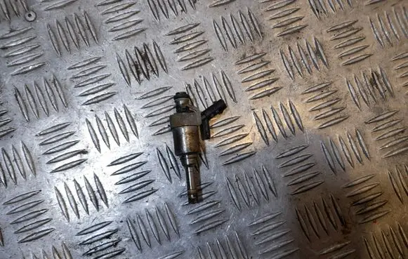 Audi A3 S3 8V Fuel injector 06L906036J