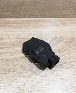 BMW 3 E90 E91 Air flap motor/actuator 22082005 CZ113900071