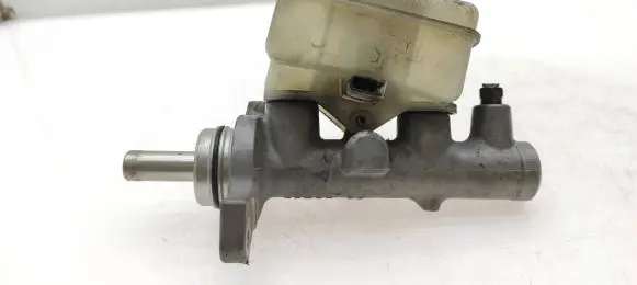 Subaru Legacy Master brake cylinder