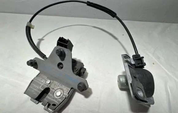 Volvo S60 Tailgate/trunk/boot lock/catch/latch 31253043