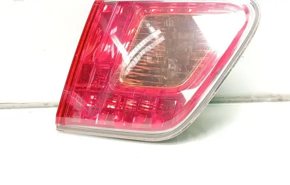 Toyota Avensis T270 Tailgate rear/tail lights E208052