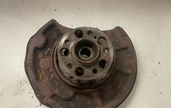 Mercedes-Benz E W211 Rear wheel hub