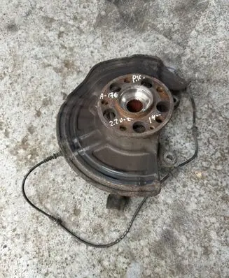 Front wheel hub