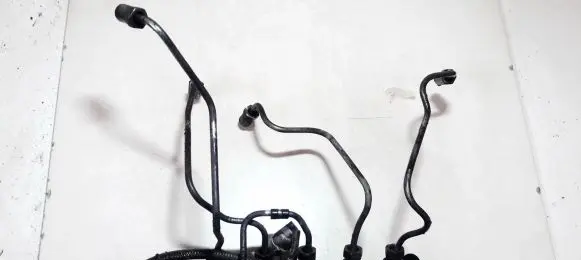 Toyota Avensis Verso Fuel main line pipe