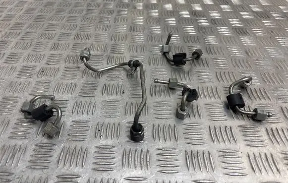 Audi A3 S3 8V Fuel injector supply line/pipe 