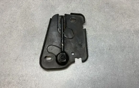 Audi A3 S3 8V Engine bonnet/hood lock/latch loop/hook 8V0823186B