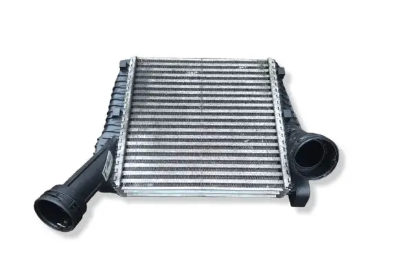 Audi Q7 4L Intercooler radiator 7P0145804A